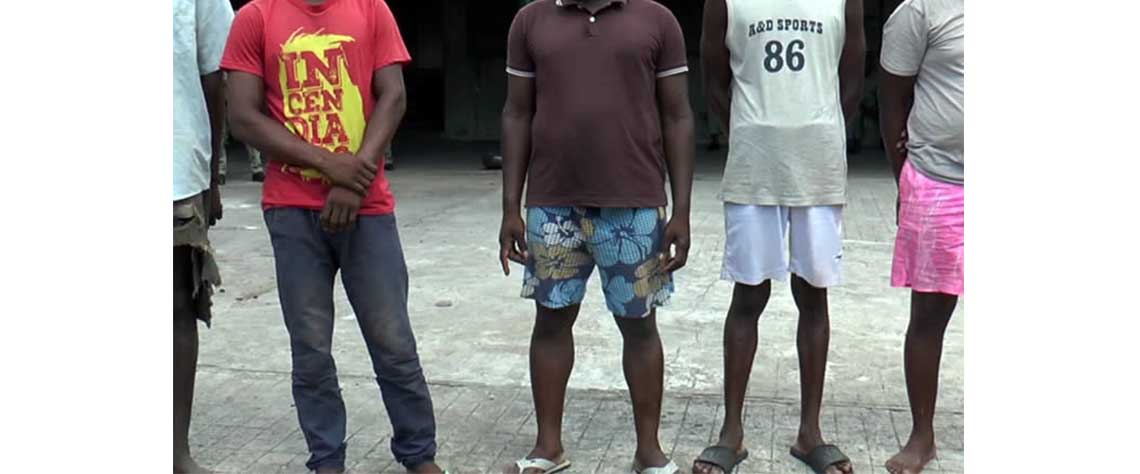 Foto: O PAIS, Supostos homens armados da Junta Militar da Renamo capturados em Sofala